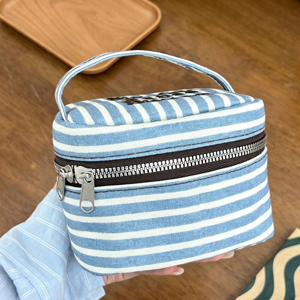 휴대용 파란색과 흰색 줄무늬가 있는 사각형 수납함, 손 - Cosmetic Bags 리뷰 및 가격